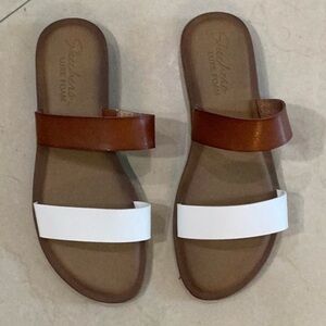 Skechers Luxe Foam Women's Two-Strap
Sandal, Saddle/White Sz 10M